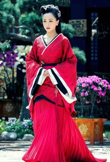 霍成君：从宠冠六宫到冷宫自缢的悲剧人生