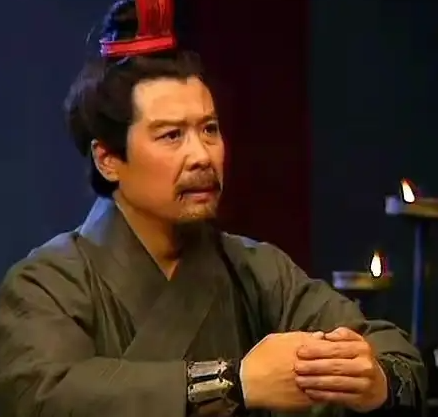 草鞋贩子到一方诸侯:刘备早期军费筹措的生存智慧